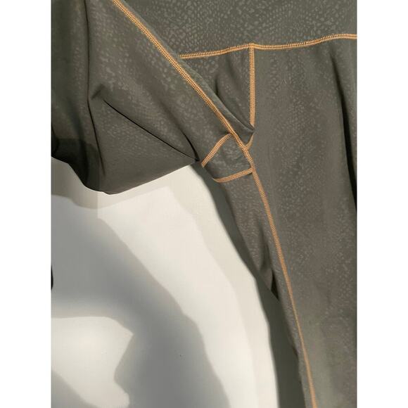 Athleta Chataranga Tight in Green Snake Print - Picture 4 of 11